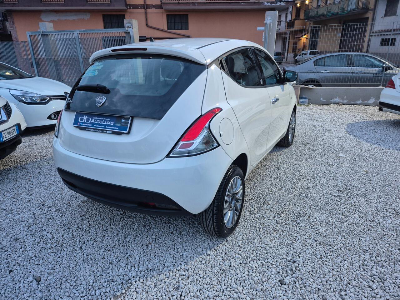 Lancia Ypsilon 0.9 TwinAir 85 CV 5 porte Metano Ecochic Gold