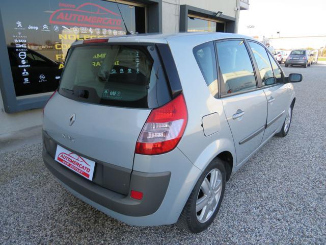 RENAULT Scenic 1.6 16V Confort Dynamique