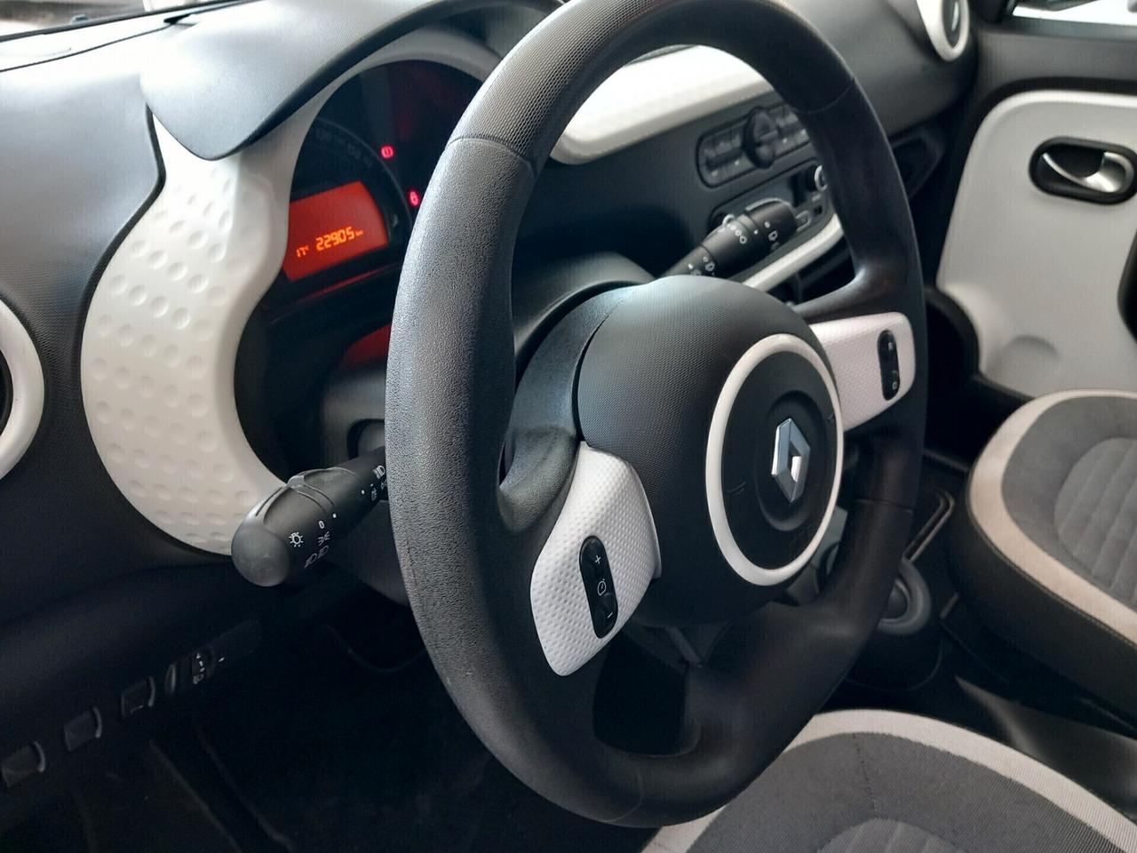 Renault Twingo anno 2017 automatica 1.0 benzina 23 mila km