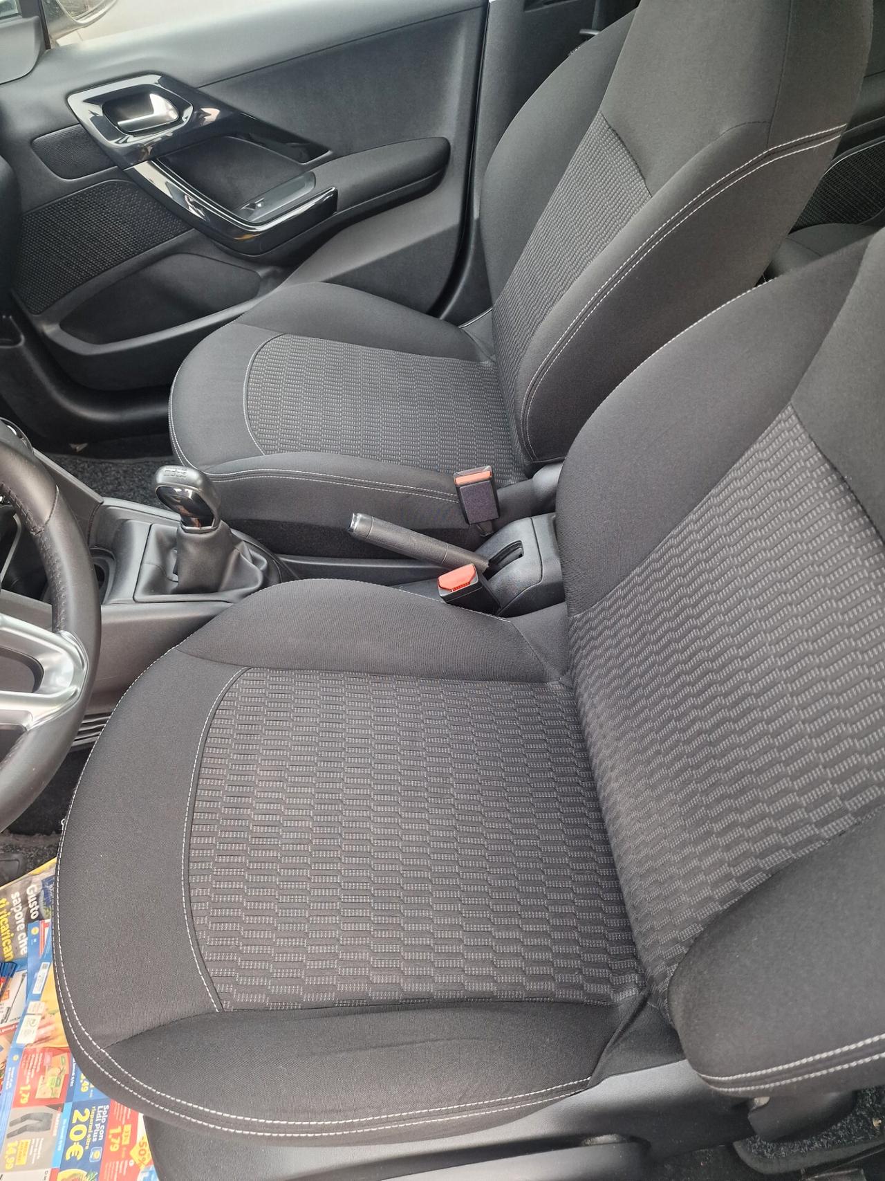 Peugeot 208 PureTech 82 5 porte Allure