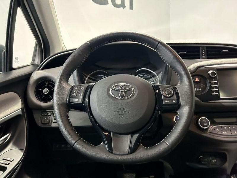 Toyota Yaris Hybrid 1.5 Hybrid Active Plus + CERCHI IN LEGA