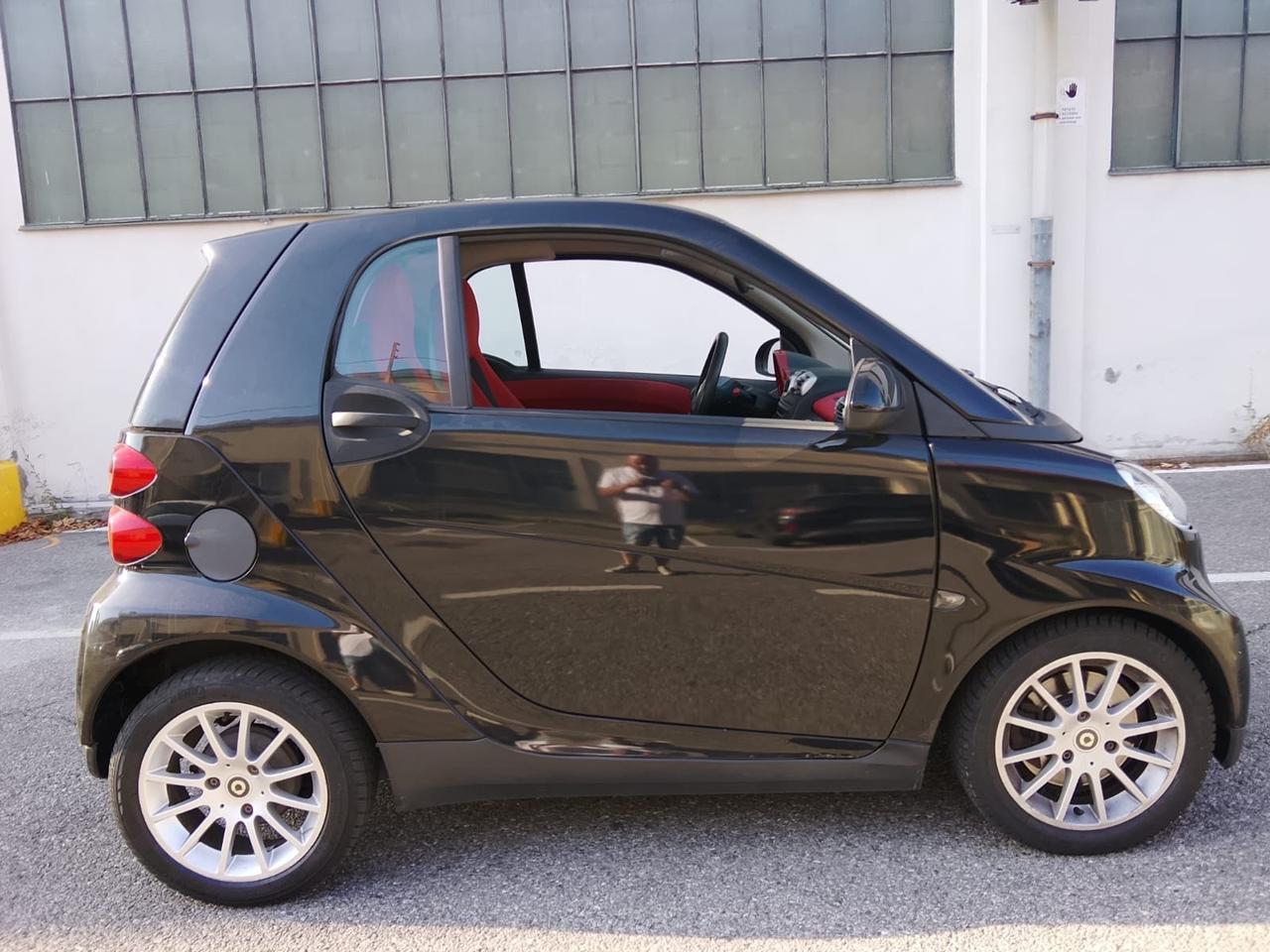 Smart ForTwo 1000 52 kW MHD coupé pure
