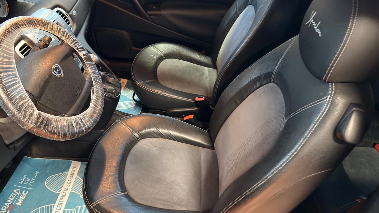 Lancia Ypsilon 1.4 16V Sport MomoDesign