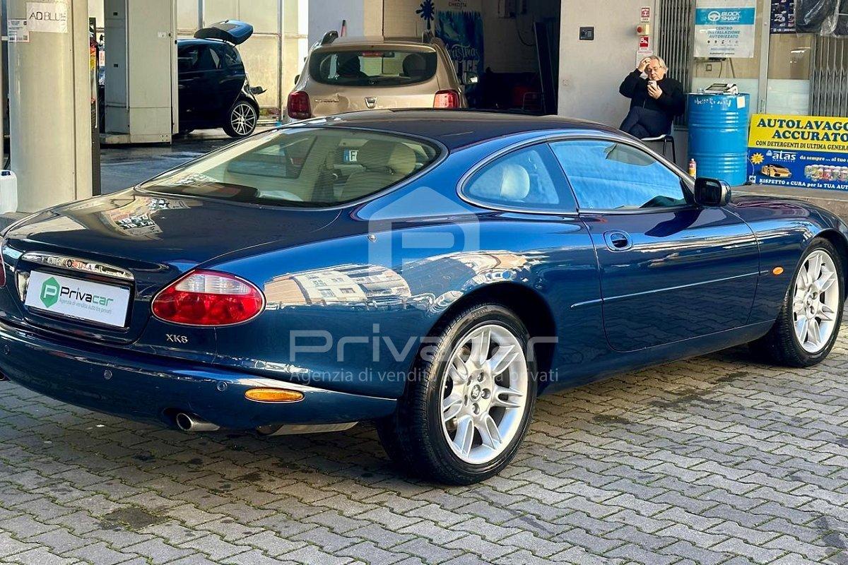 JAGUAR XK8 4.0 Coupé