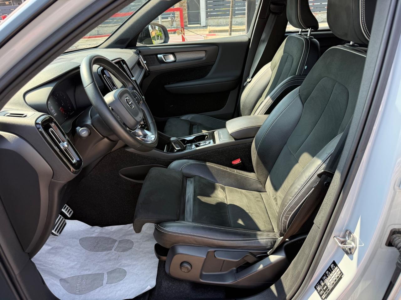 Volvo XC40 T4 Geartronic R-design 190CV PERLATO