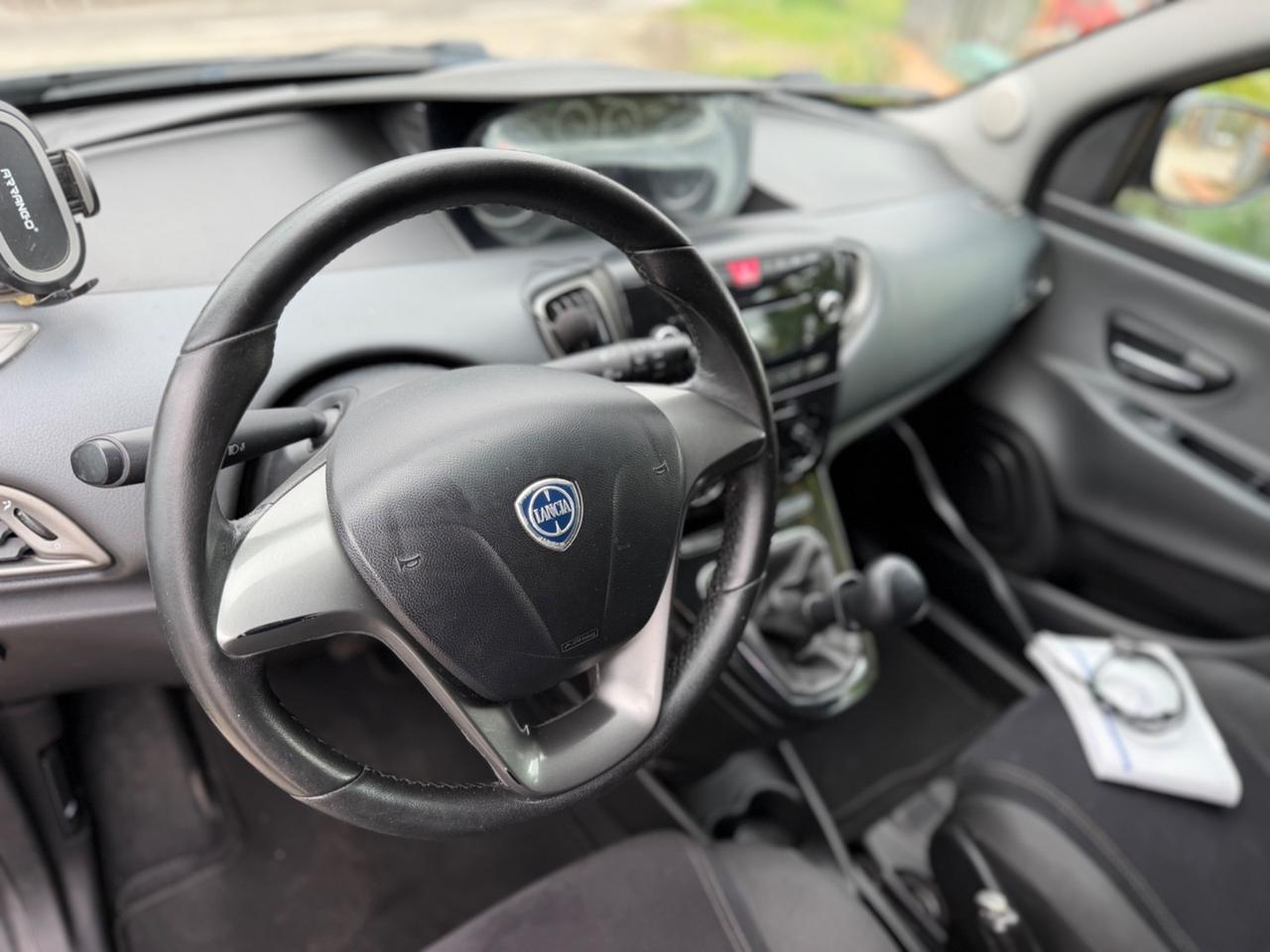 Lancia Ypsilon 1.2 69 CV 5 porte GPL Ecochic Gold