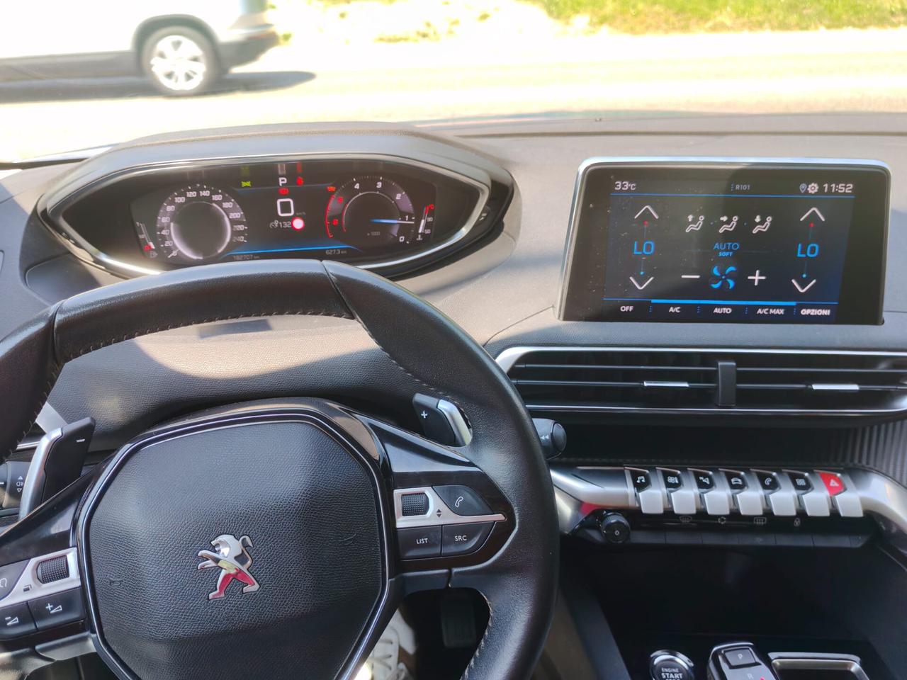 Peugeot 3008 BlueHDi 130 S&S EAT8 Active Pack