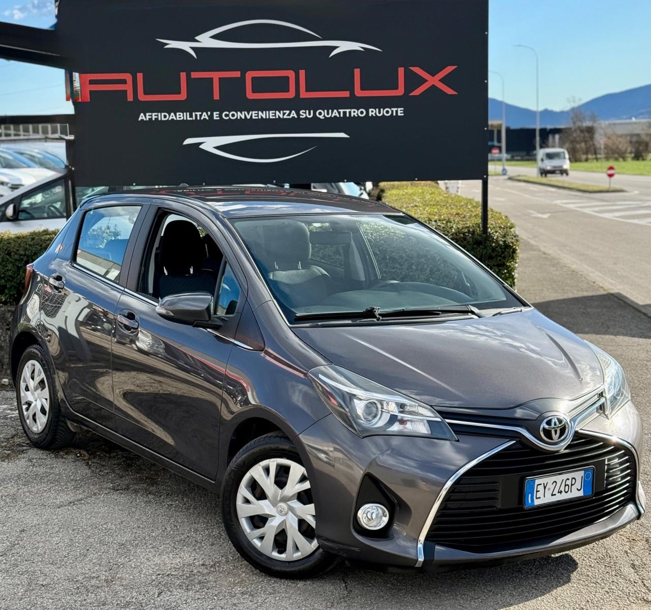 Toyota Yaris 1.0 5 porte Lounge 2015 OK NEOPATENTATI