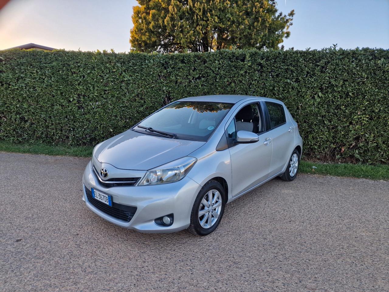 Toyota Yaris 1.3 5p Lounge CVT