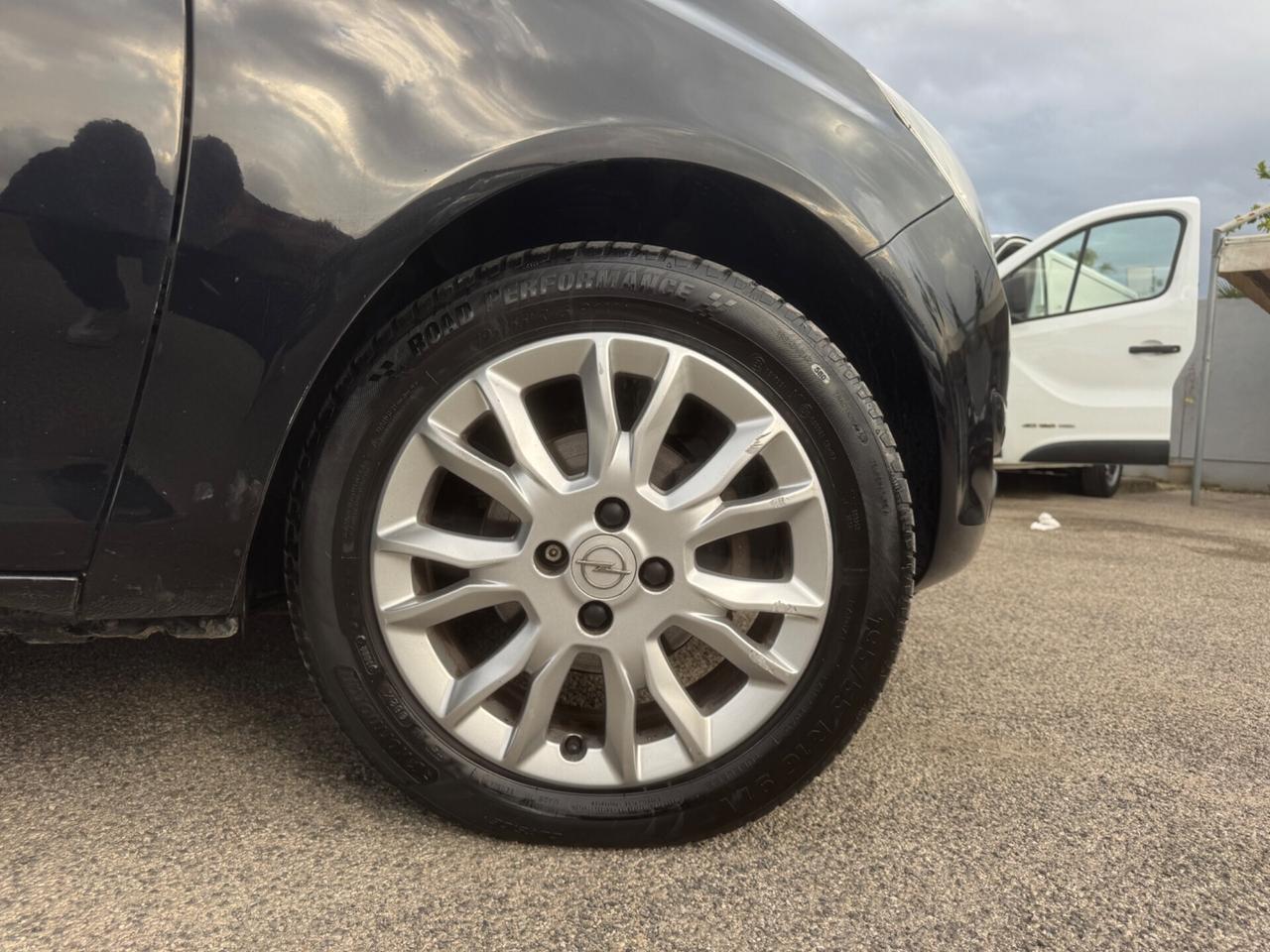 Opel Corsa 1.2 80CV 3 porte GPL-TECH Club