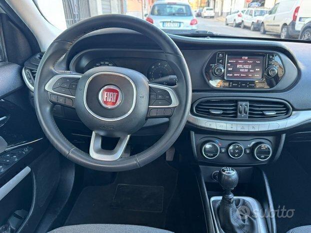 Fiat Tipo Berlina 1.6 120 cv LOUNGE ALCANTARA 2017