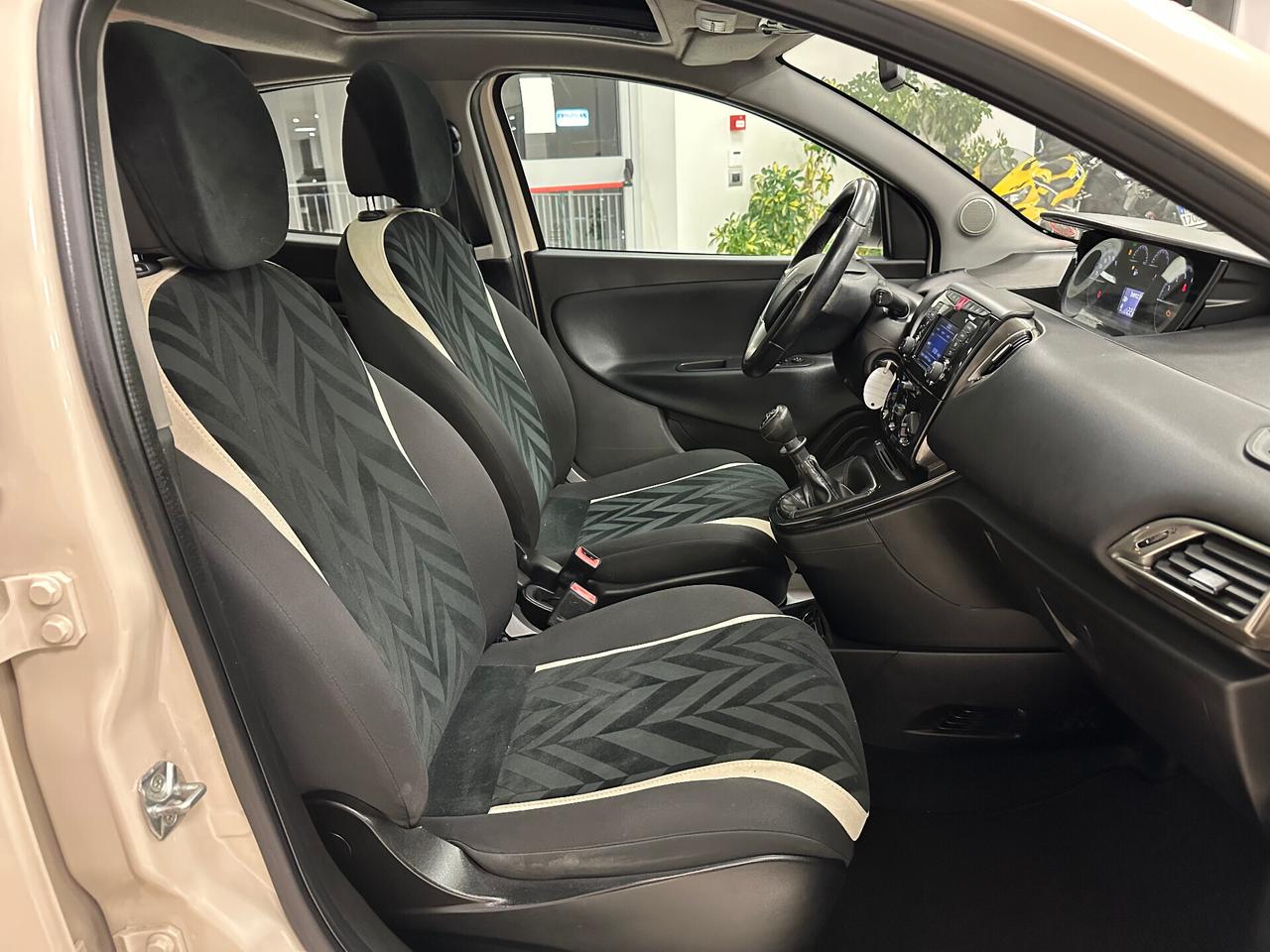 Lancia Ypsilon 1.2 69 CV 5P GPL Ecochic Gold 2017