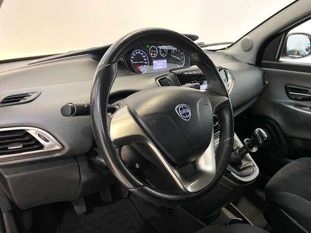 Lancia Ypsilon 1.2 69 CV 5 porte Silver NEOPATENTATI