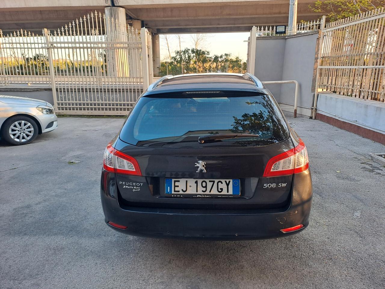 Peugeot 508 1.6 e-HDi 112CV cambio automatico e f1 S&S SW Ciel Business