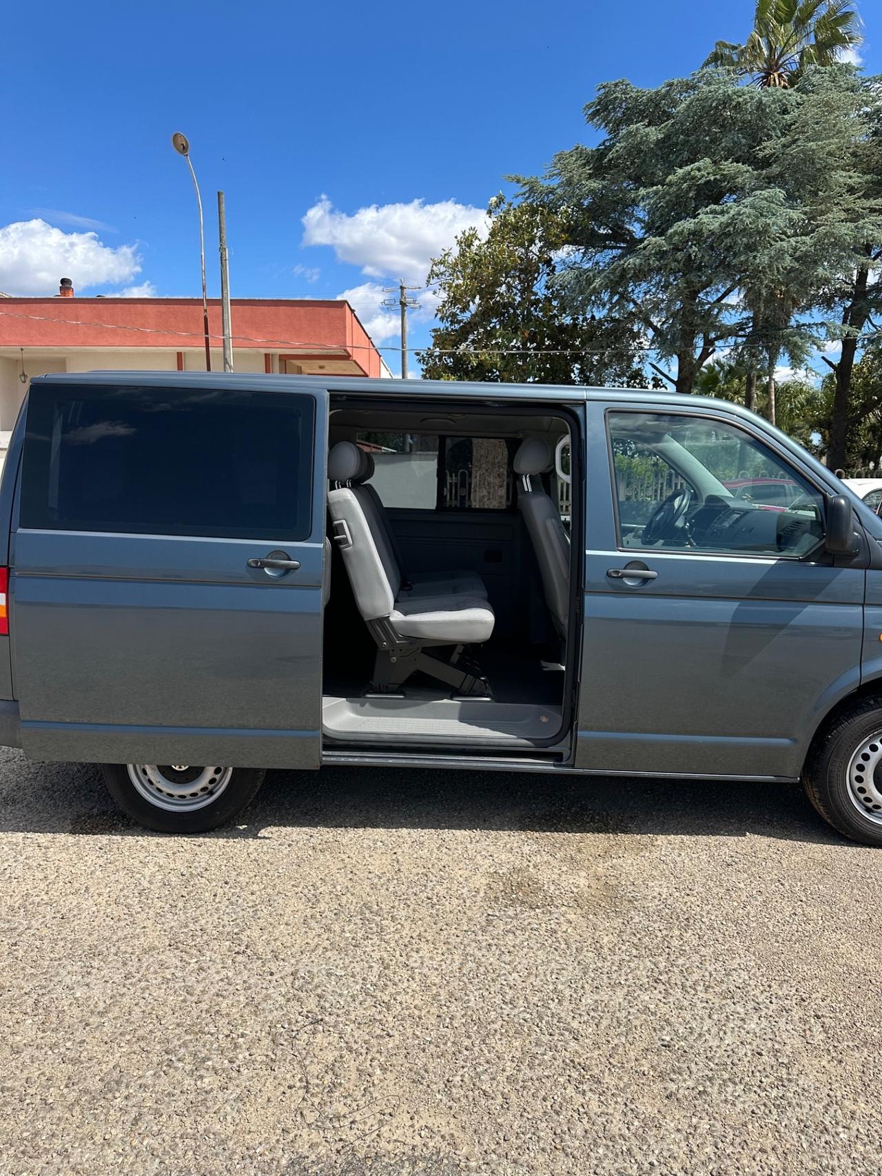 Volkswagen T5 Caravelle 2.5 TDI 8 posti