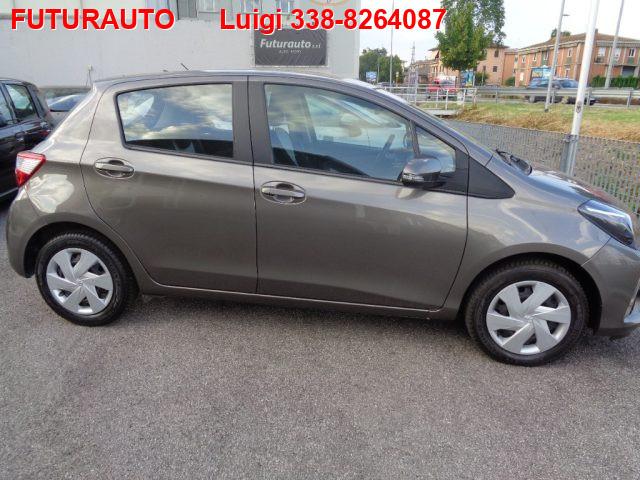 TOYOTA Yaris 1.5 5 porte Active