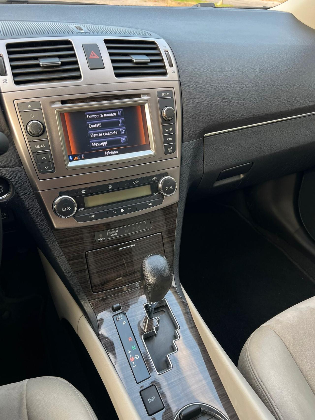 Toyota Avensis 2.2 D-Cat aut. Wagon Style Safety