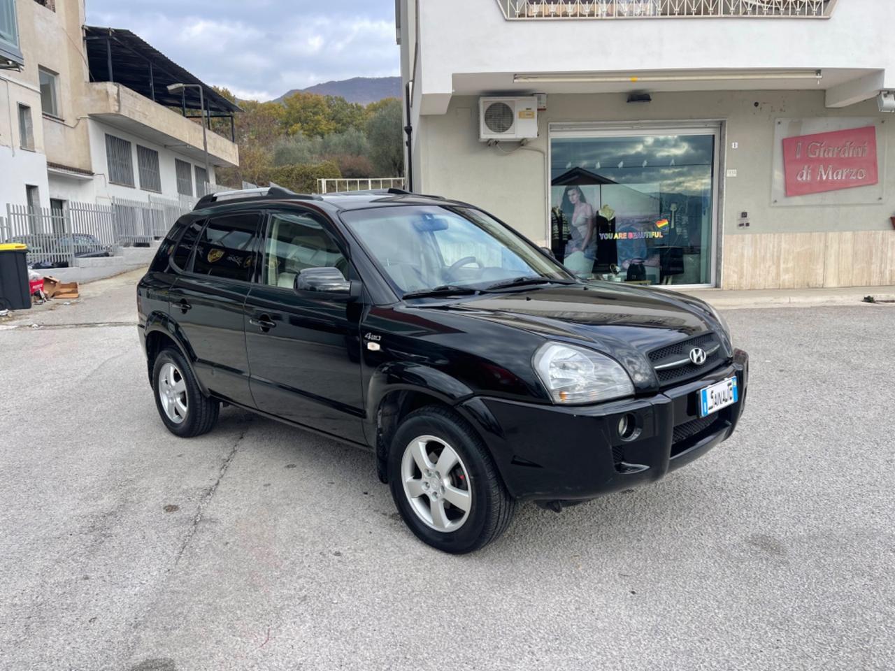 Hyundai Tucson 2.0 gpl 4x4 Dynamic garanzia