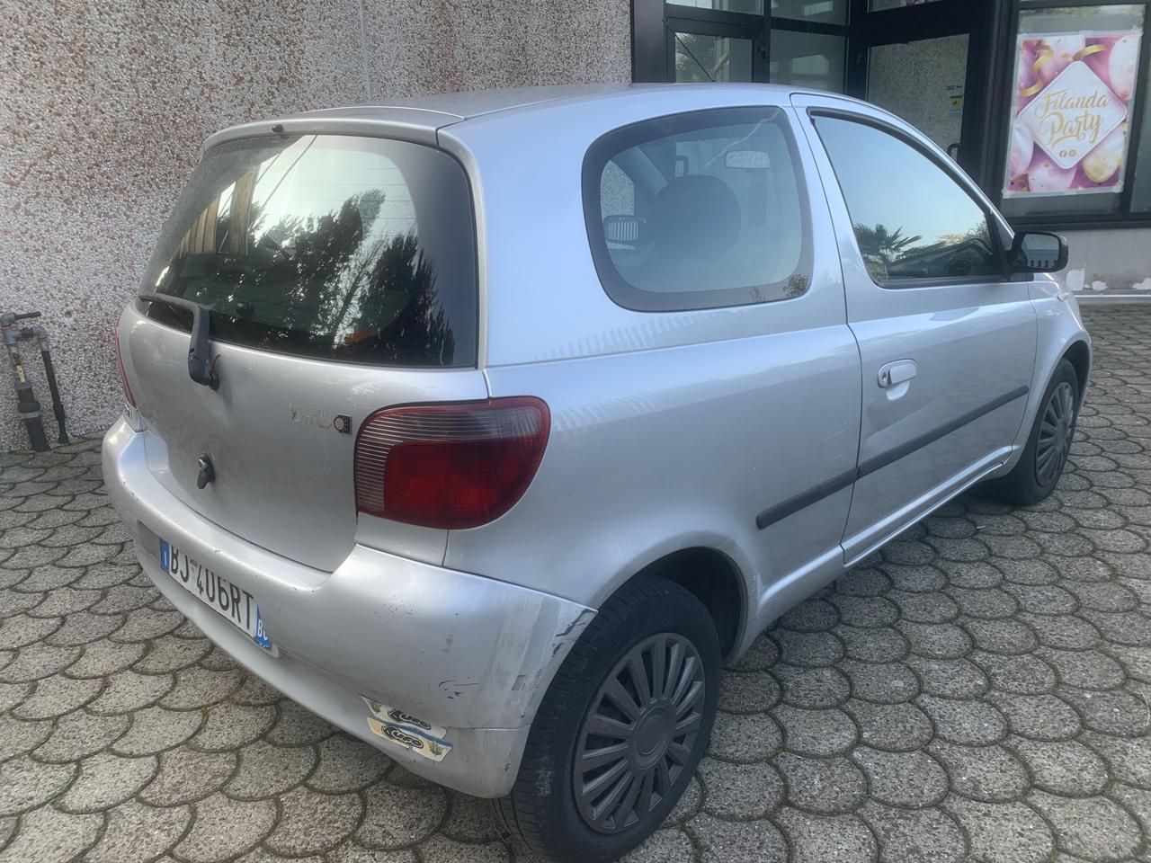 Toyota Yaris 1.0i 16V cat 3 porte motore sostituito