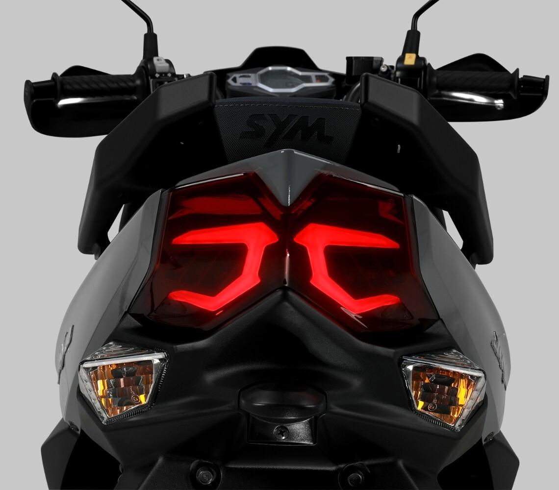 Sym Jet 4