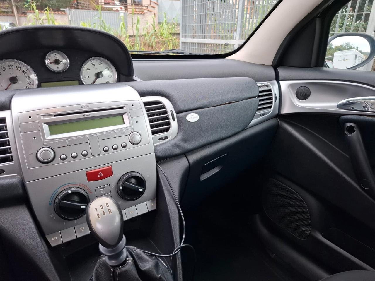 Lancia Ypsilon 1.2 Argento