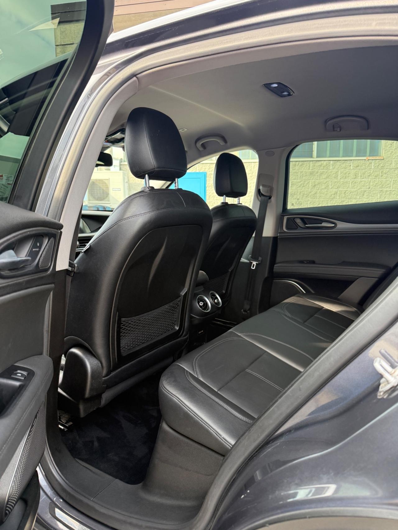 Alfa Romeo Stelvio 2.2 Turbodiesel 210 CV AT8 Q4 Executive