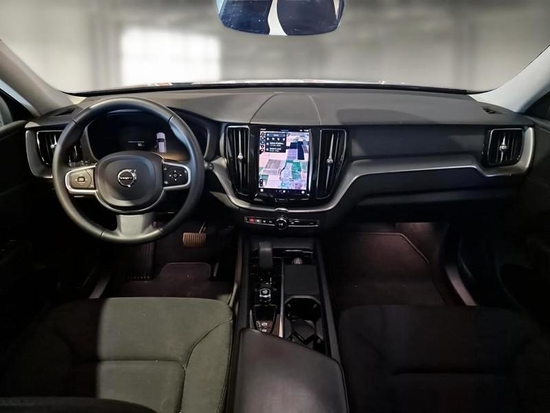 VOLVO XC60 B4 D automatico Momentum Pro