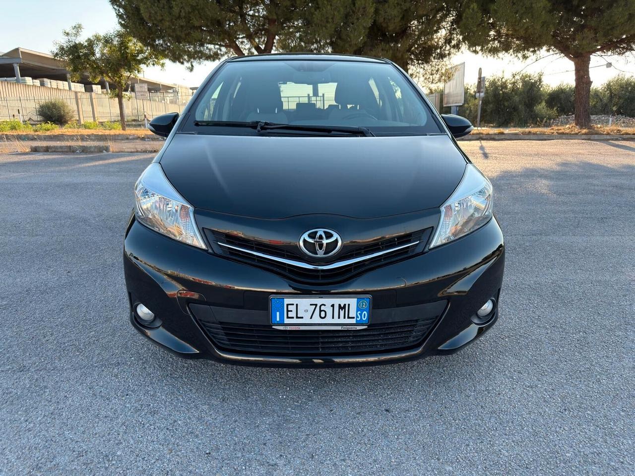 Toyota Yaris 1.4 D-4D 5 porte Lounge TETTO PANORAMICO