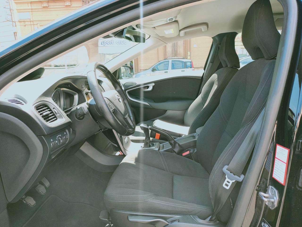 Volvo V40 D2 Kinetic Neopatentati