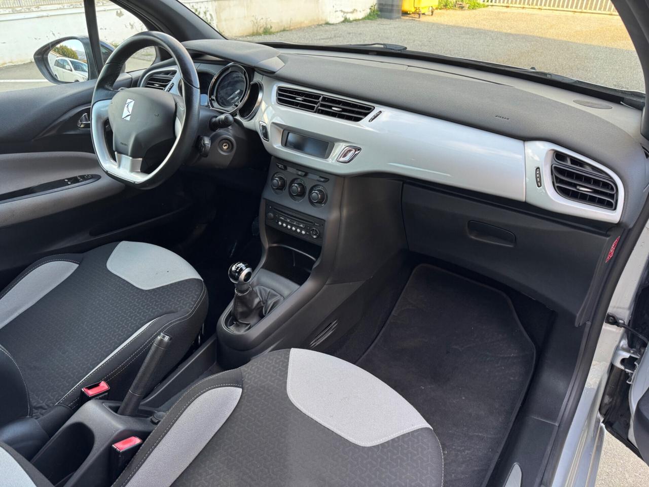 Citroen DS3 1.4 HDi Chic - SOLO 129.000 KM-