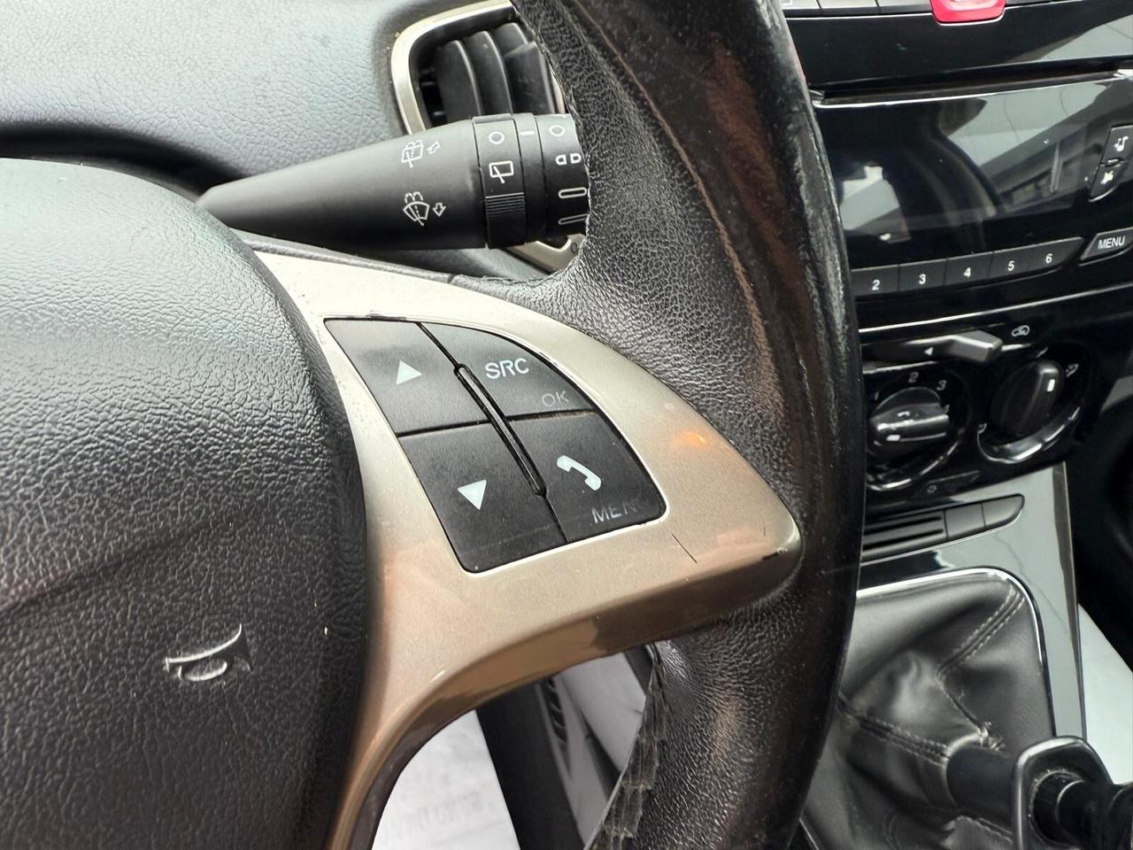 Lancia Ypsilon 1.2 69 CV 5 porte Gold