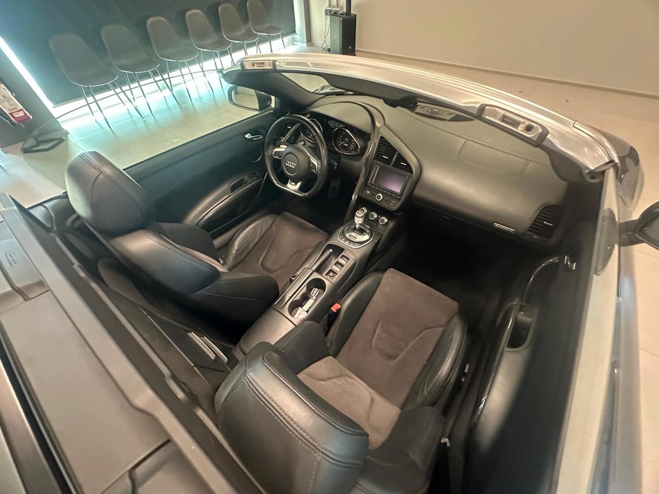 Audi R8 Spyder 5.2 V10 FSI quattro R tronic