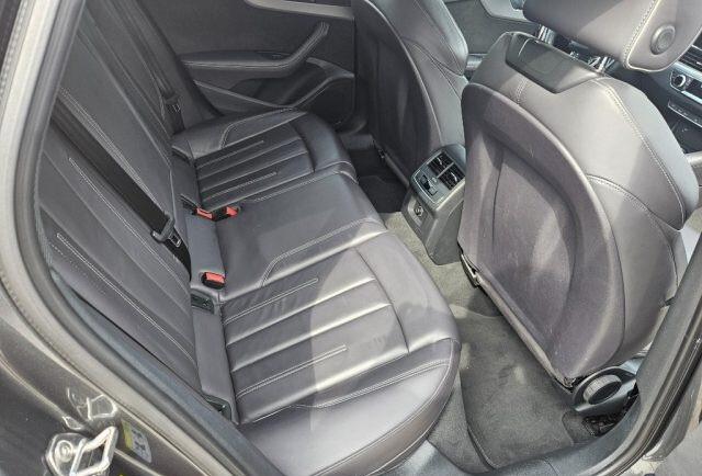 Audi A4 40 TDI quattro S tronic line edition