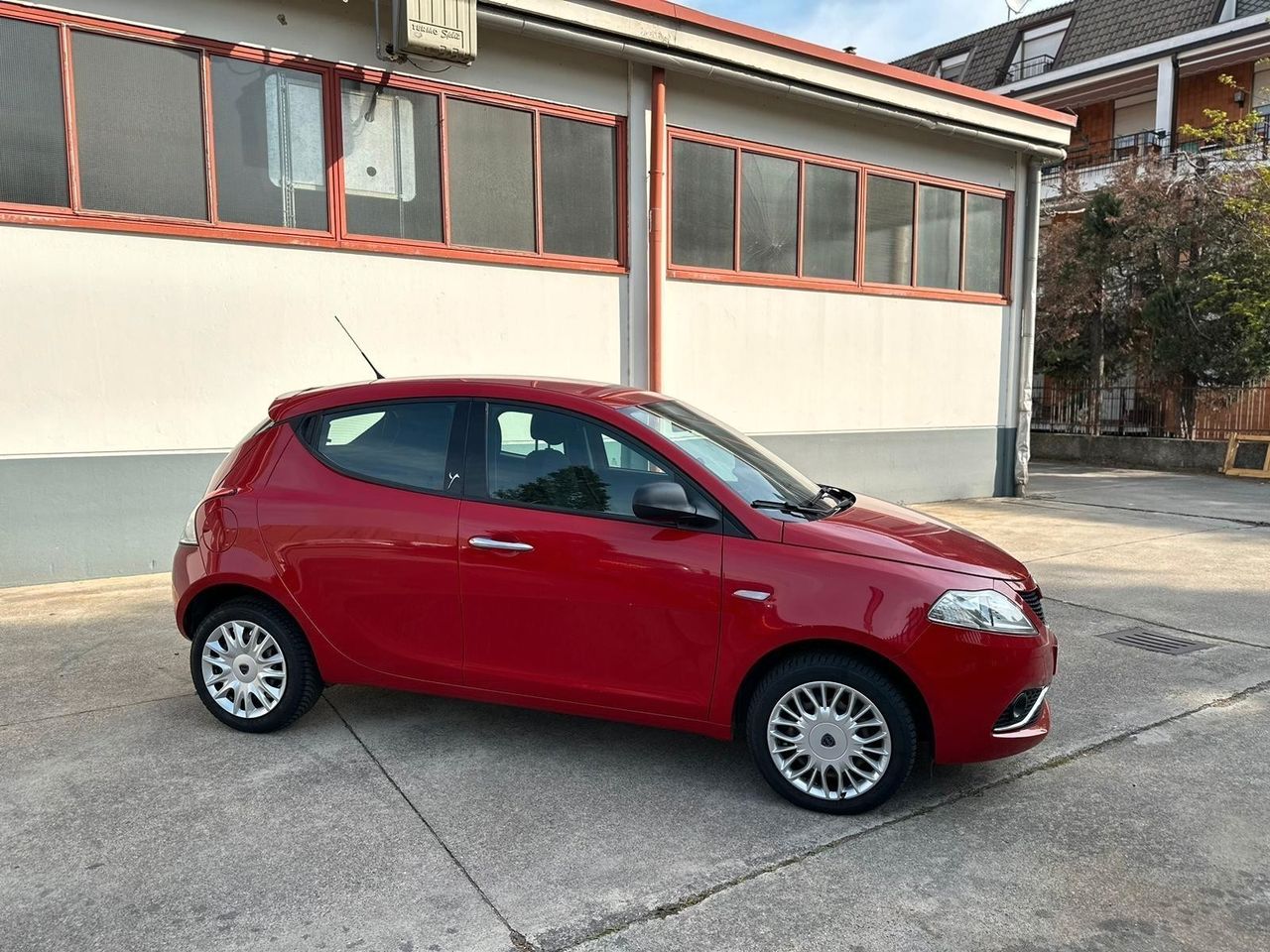 LANCIA YPSILON