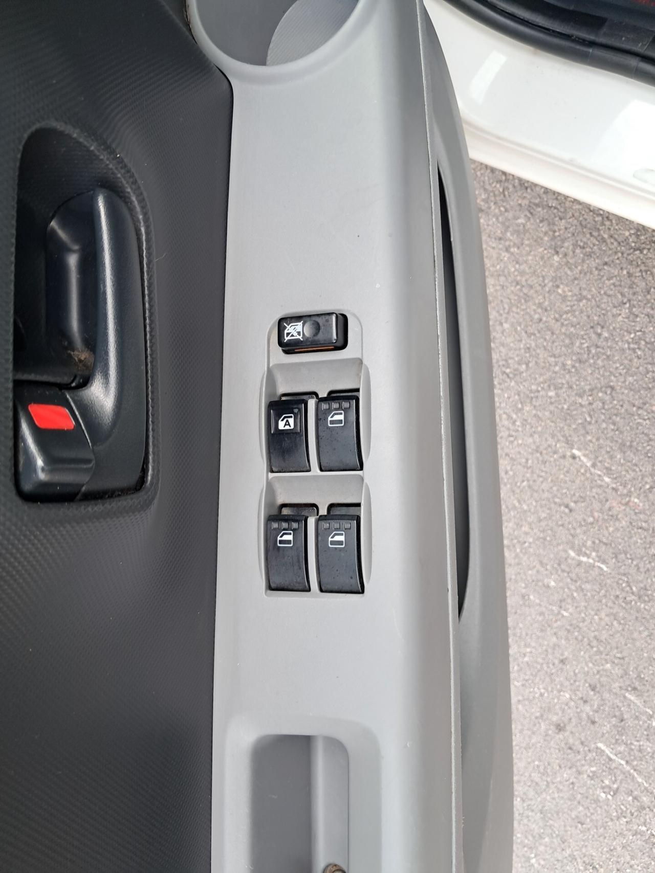 Daihatsu Sirion 1.0 Clima Idroguida