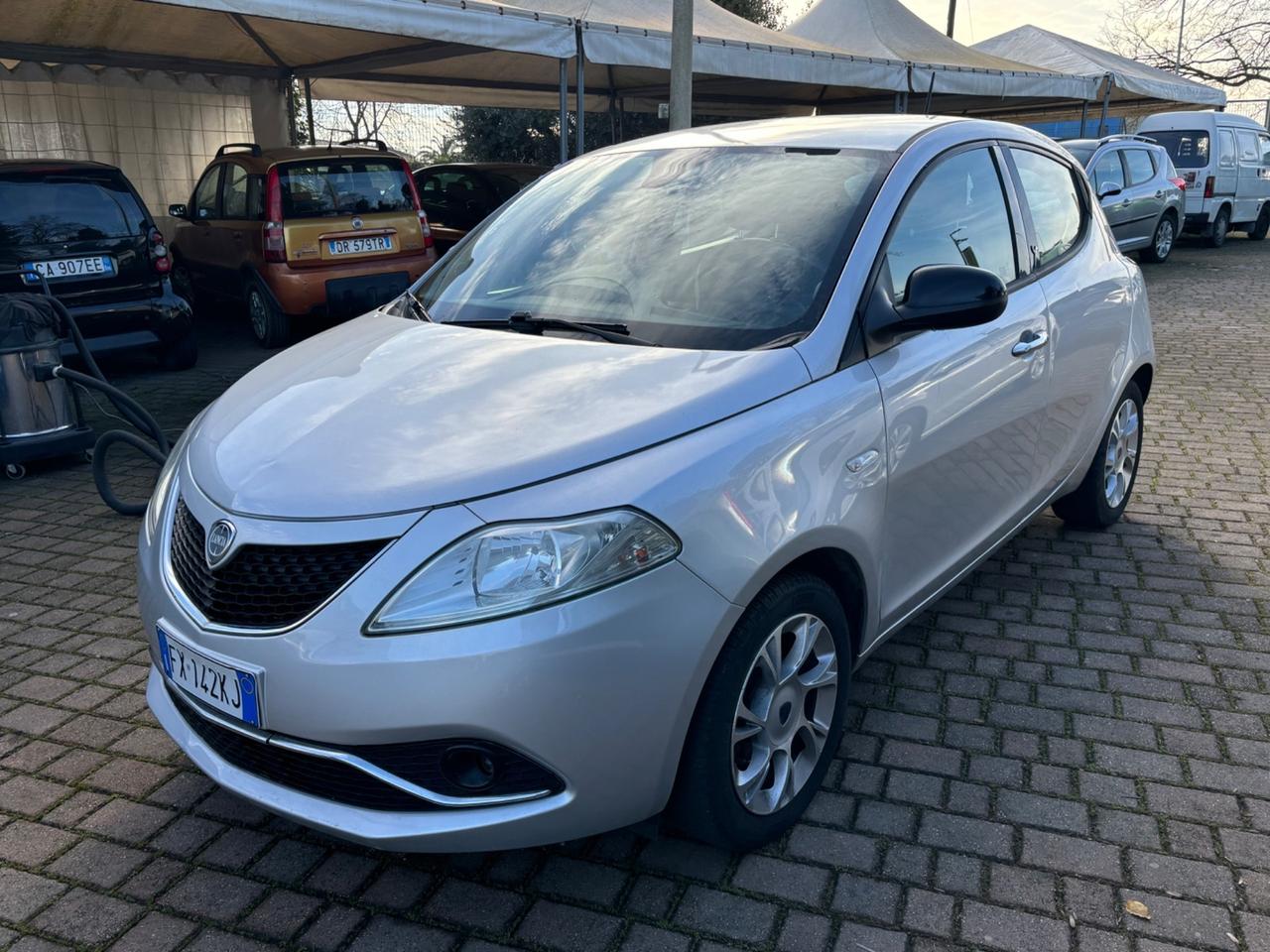 Lancia Ypsilon 0.9 TwinAir 85 CV 5 porte S&S DFN Platinum