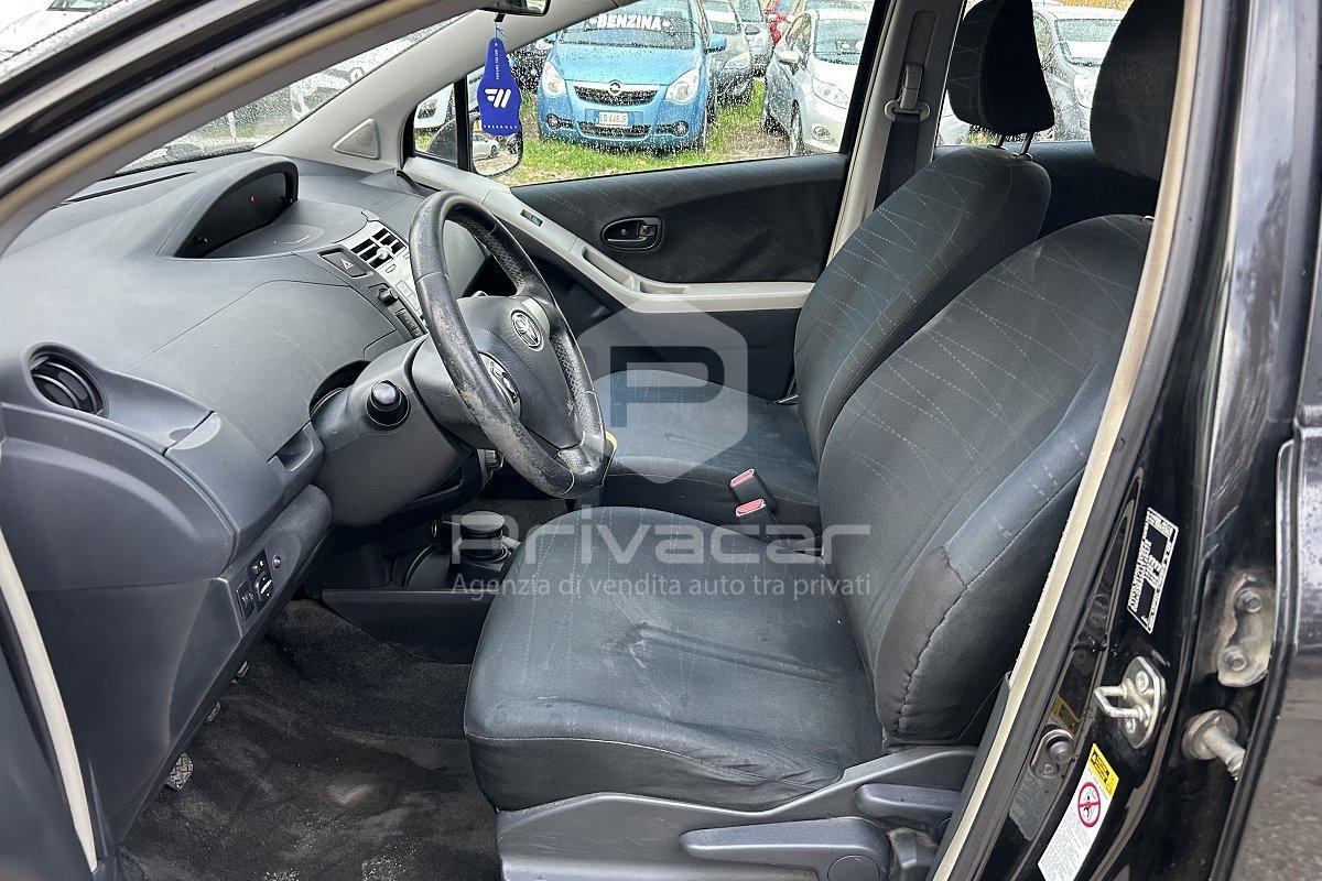 TOYOTA Yaris 1.0 5 porte Sol