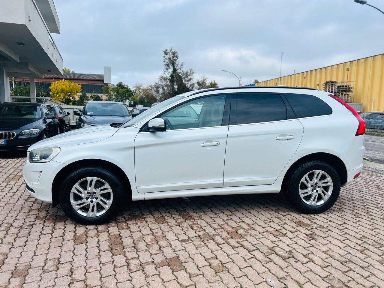 Volvo XC 60 XC60 D4 Geartronic R-design Momentum