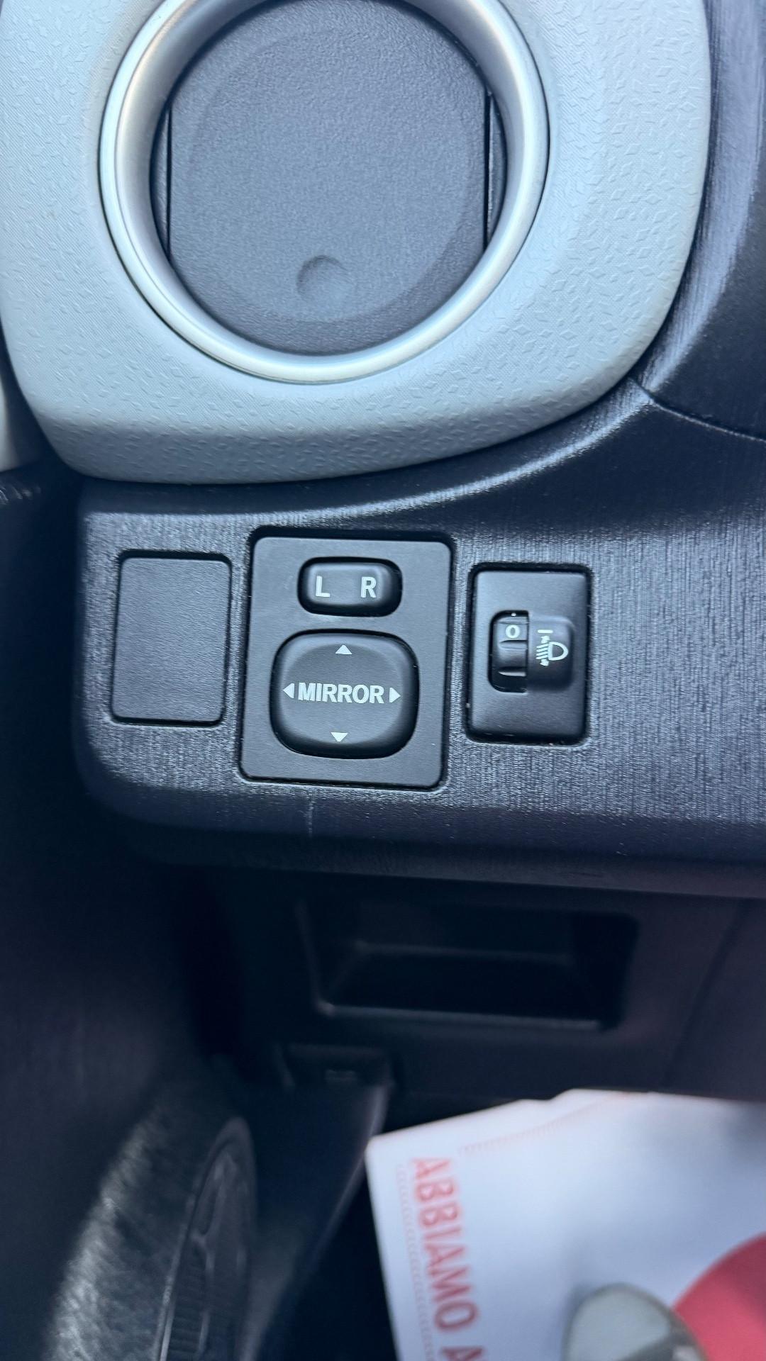 Toyota Yaris 1.5 Hybrid AUTOMATICA!