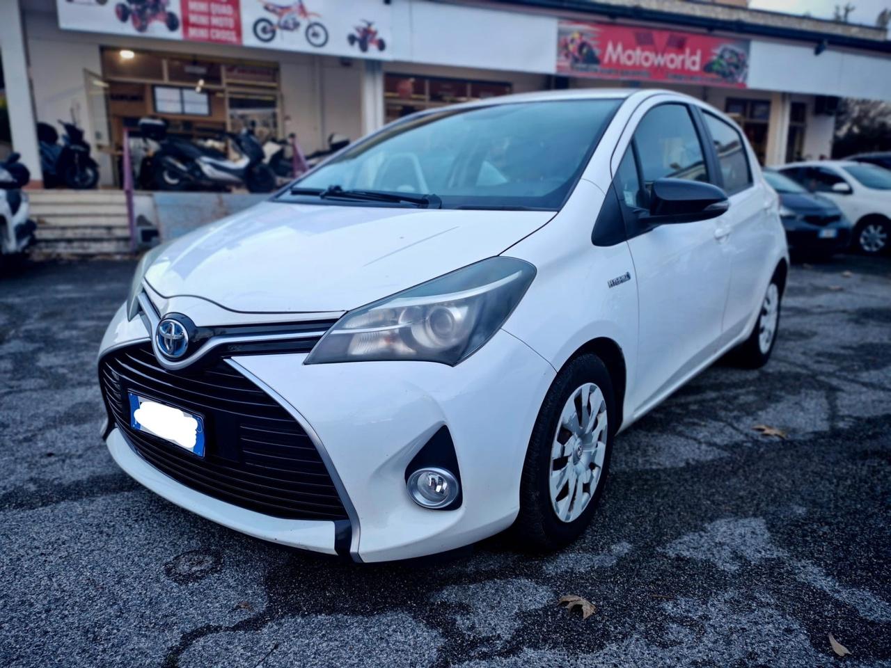 Toyota Yaris 1.5 Hybrid 5 porte by Glamour