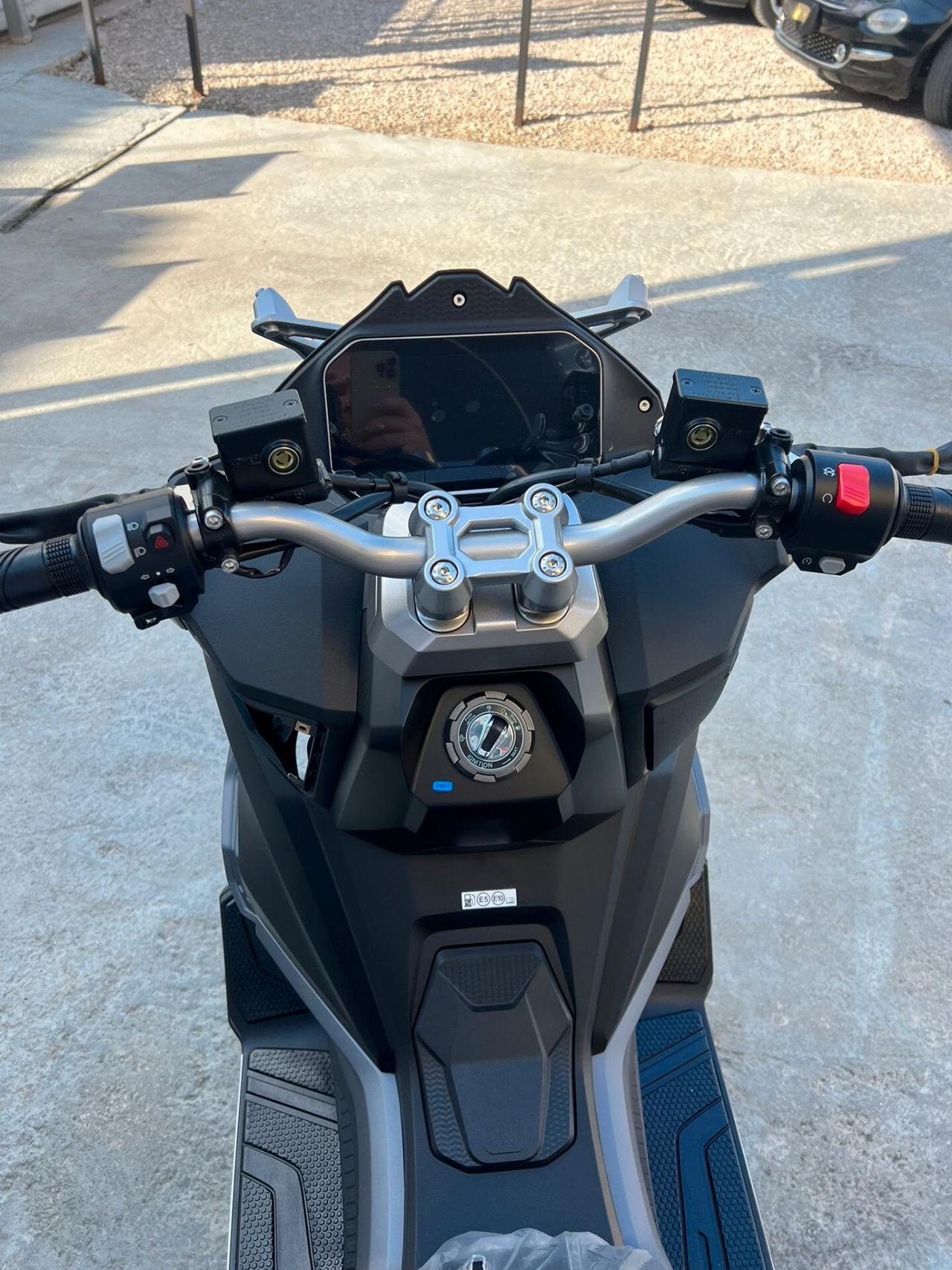 Sym ADX 300