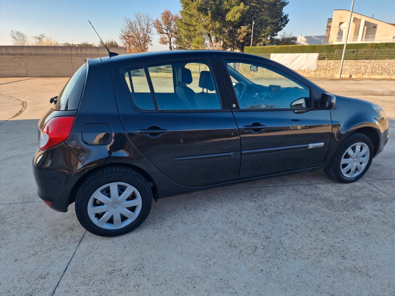 Renault Clio 1.2 16V 5 porte GPL Dynamique