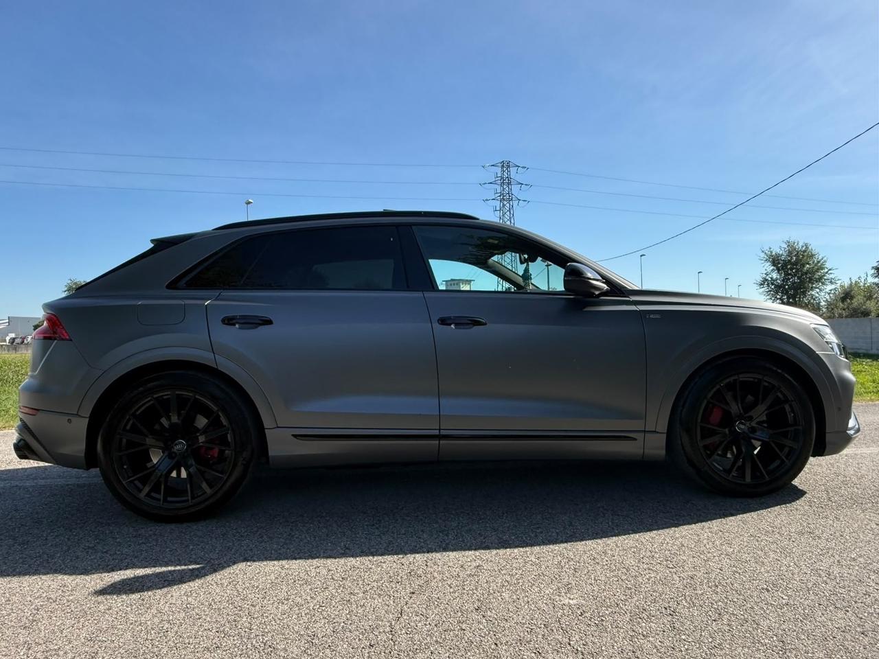 Audi Q8 55 TFSI quattro tiptronic Sport