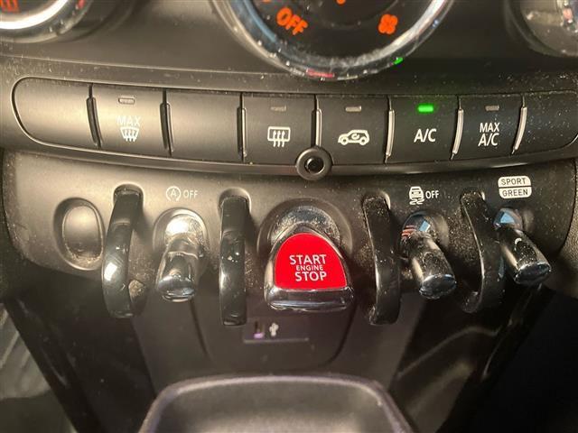 MINI Mini 5 Porte 1.5 Twin Power Turbo Cooper Essential