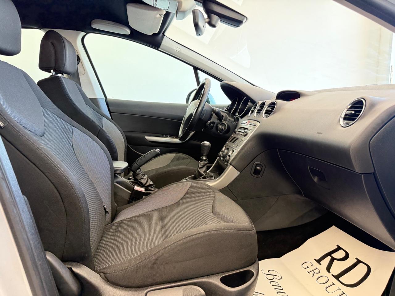 Peugeot 308 5p 1.6 hdi 16v Feline 110cv okneopatentati