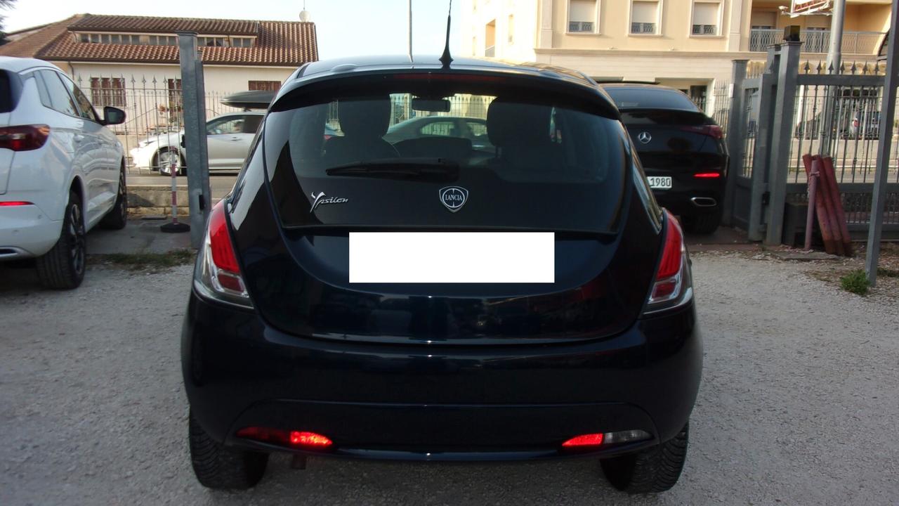 Lancia Ypsilon 1.2 69 CV 5 porte Gold