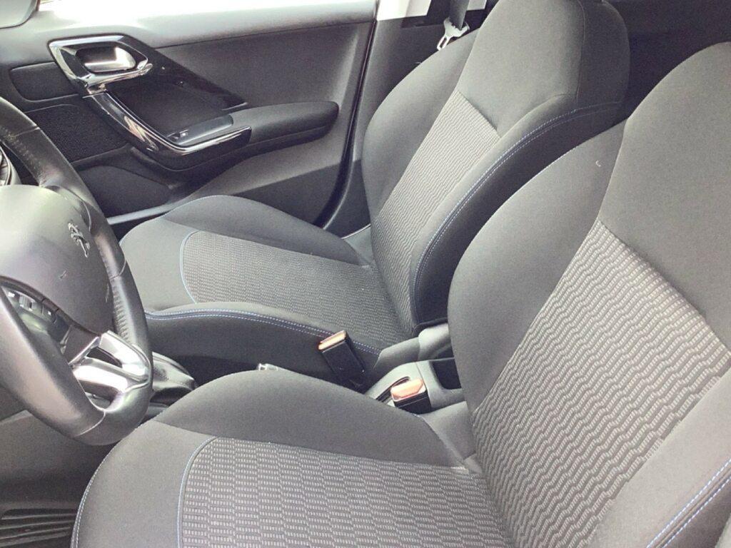Peugeot 208 5 Porte 1.2 PureTech Signature