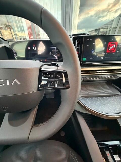 Lancia Ypsilon Hybrid e-DCT – Edizione Limitata Cassina