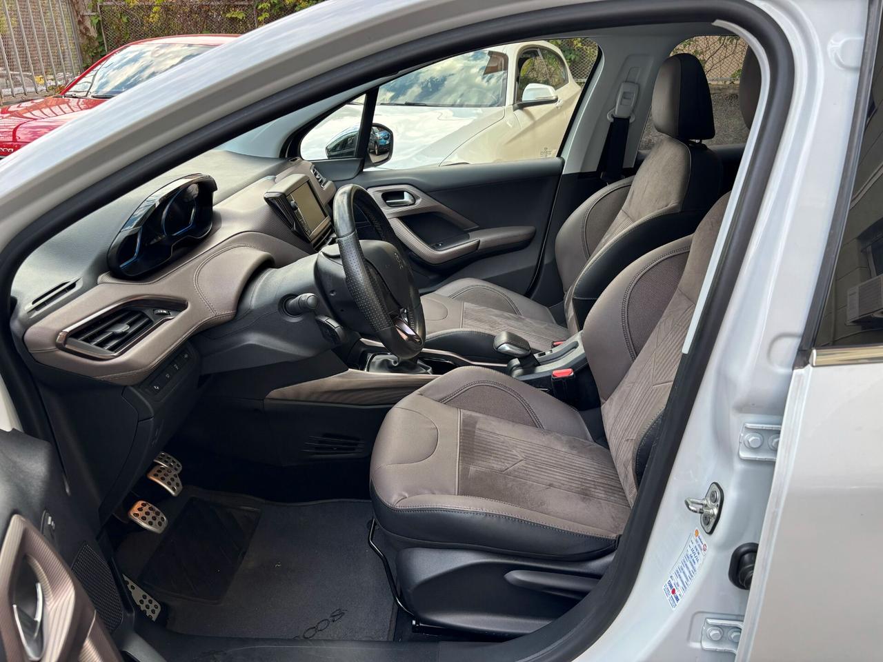 Peugeot 2008 BlueHDi 120 S&S Black Matt Limited Edition EURO 6