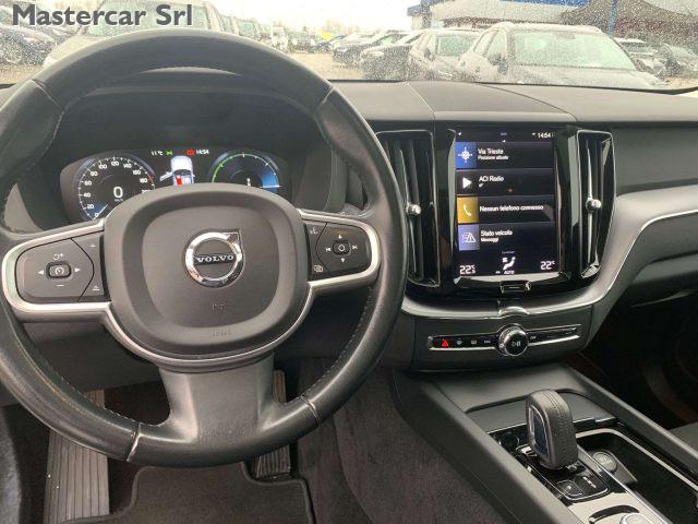 VOLVO XC60 XC60 2.0 b4 TETTO Momentum auto -GE362CW